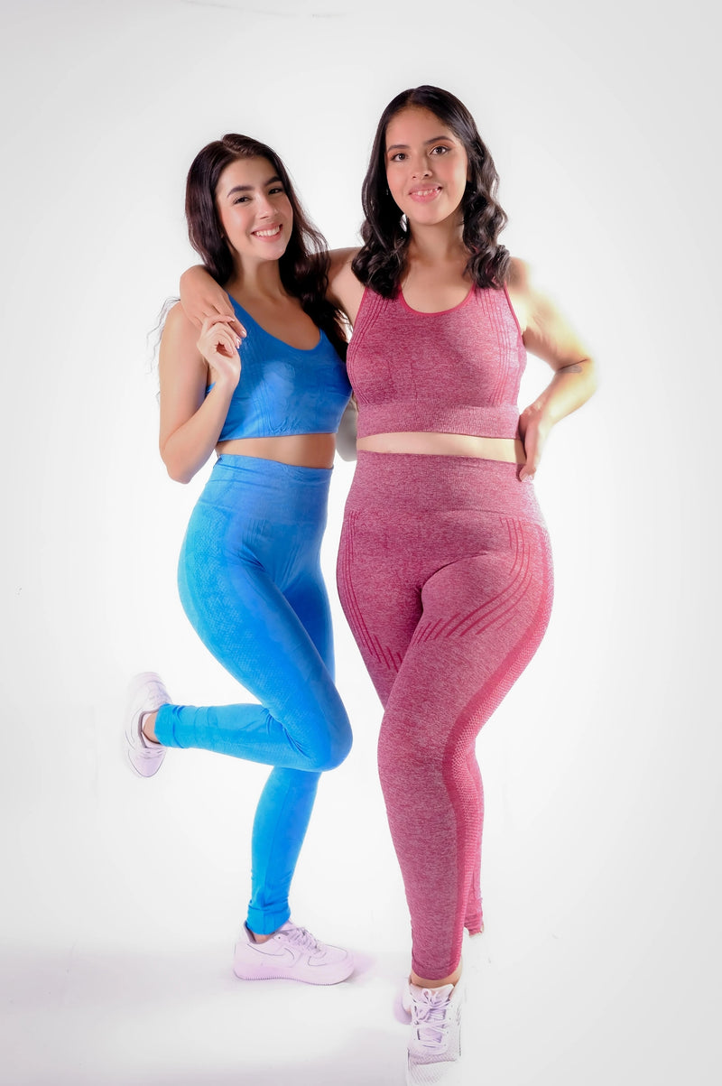 modelos utilizando los conjuntos deportivos seamless de fajada